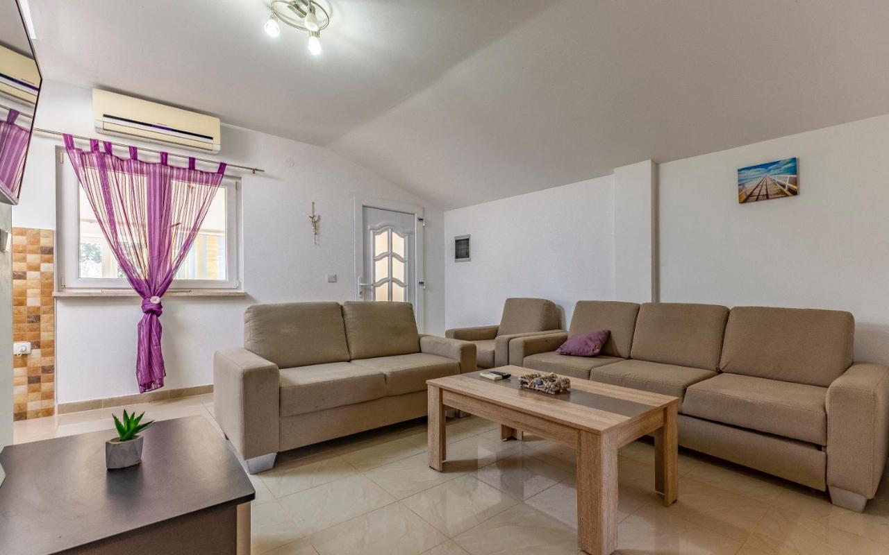 Villa Iness Medulin Exterior photo